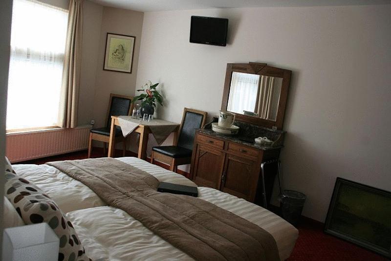 De Vier Heemskinderen IJzendijke Kamer foto