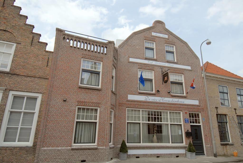 De Vier Heemskinderen IJzendijke Buitenkant foto